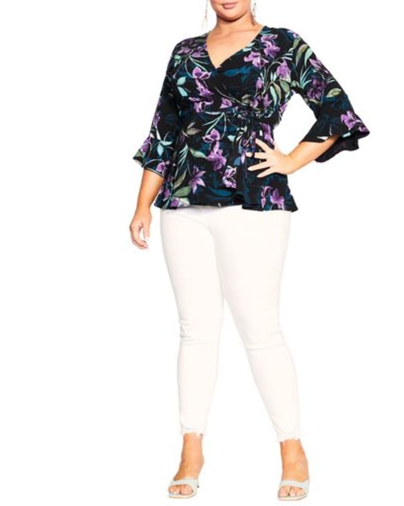 Front of a model wearing a size XXS TOP ASTRID PRT in Black Priscilla Vine by City Chic. | dia_product_style_image_id:273106